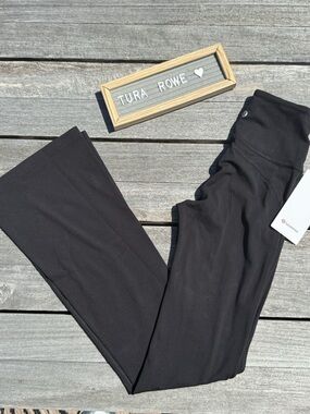 Lululemon Groove Super-High-Rise Flared Pant Nulu Black size 2 NWT